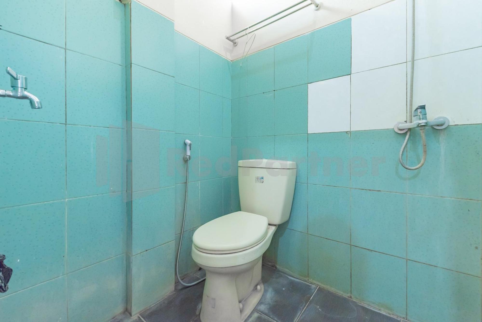 Wisma Alamanda Near Terminal Cicaheum Redpartner Bandung Kültér fotó
